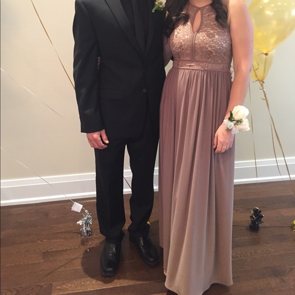 Prom/Formal dress size 4 - Picture 3 of 3